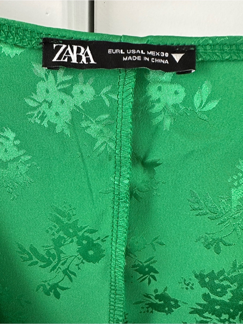 Zara Emerald Green Satin Floral Wrap Dress Robe - Picture 4 of 4
